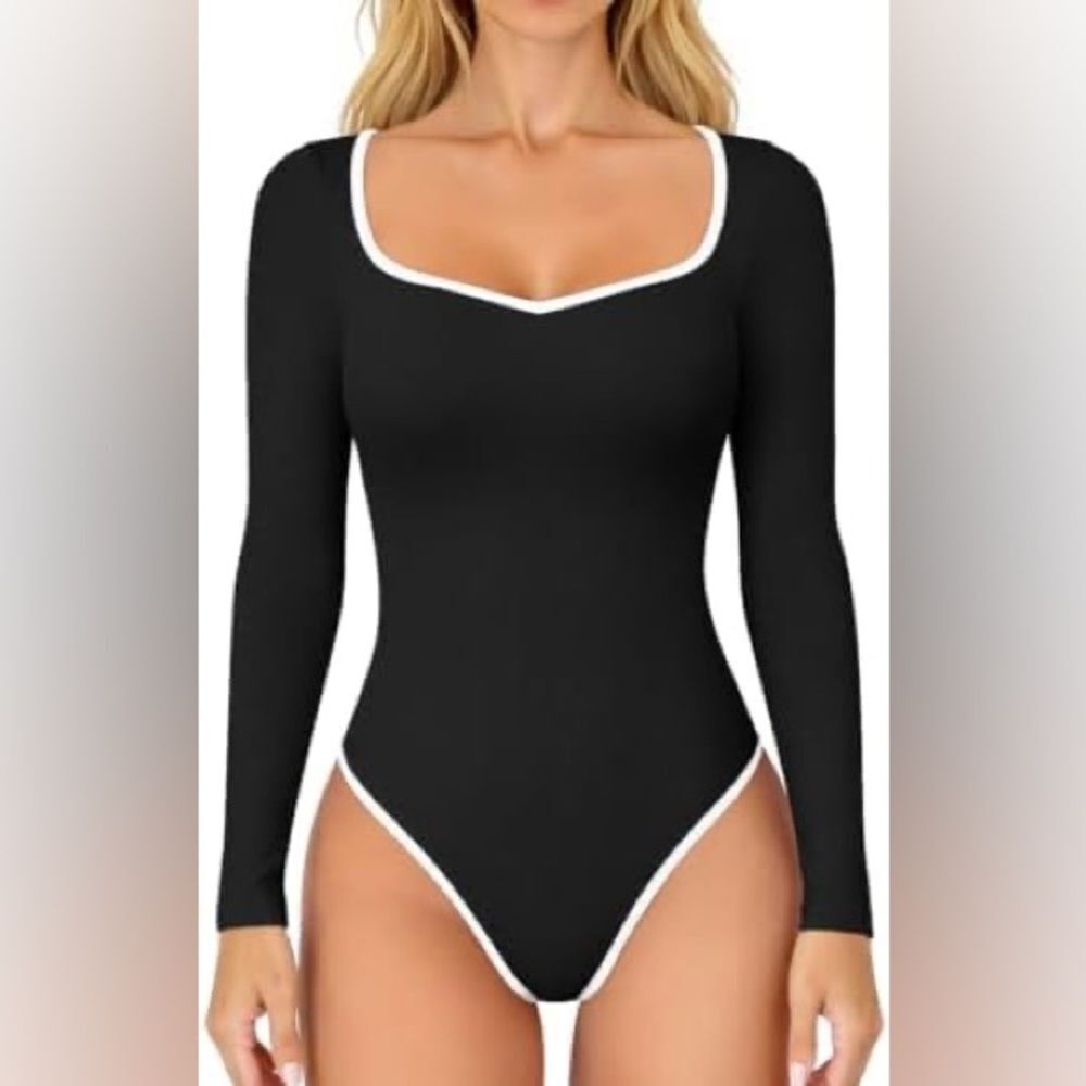 OQQ Navy Blue Long Sleeve Bodysuit with White Trim & Sweetheart Neckline (Large)